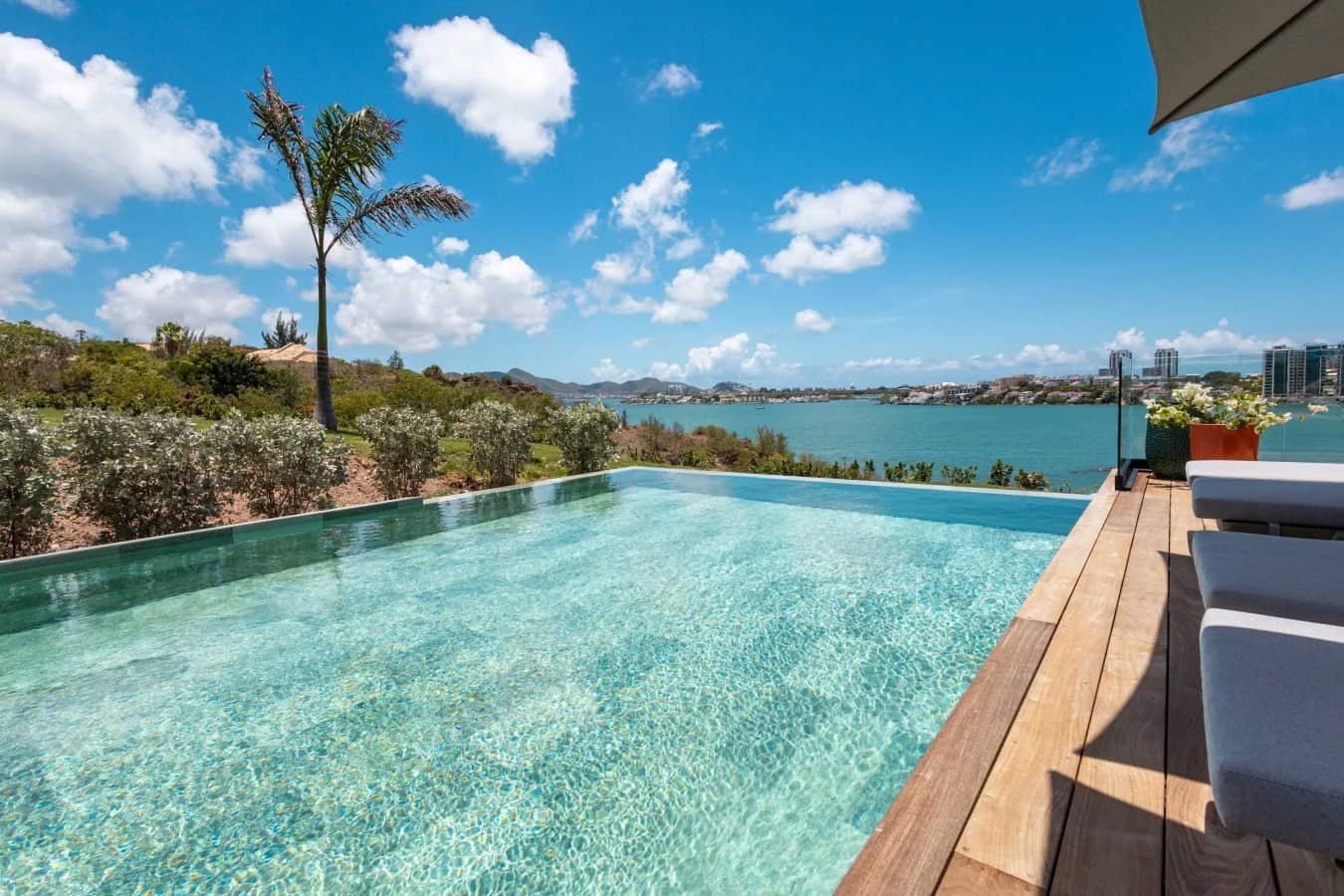 The pool facing the lagoon